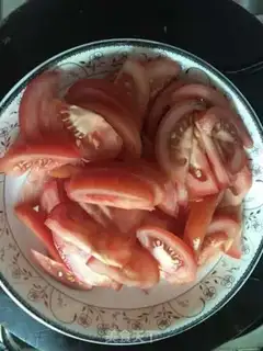 Make Tomato fried eggs step 0