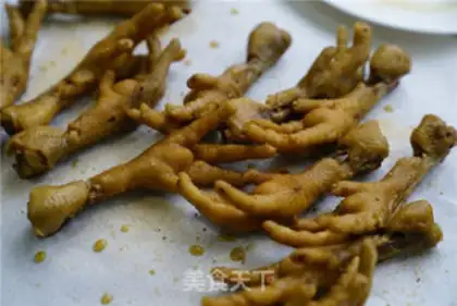 Make Cracker skin, chicken claws step 5