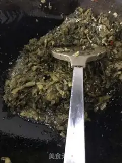 Make The sour sauce pours its head step 6
