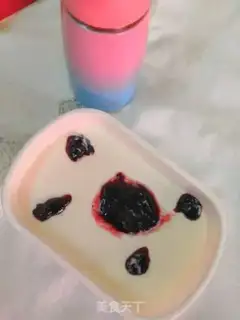 Make HOMEMADE Q-BALL BLUEBERRY YOGURT step 1