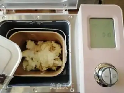 Make Chinese milk rolls step 3
