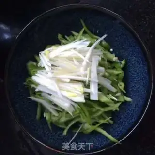 Make How to make fried eggs soft and smooth step 1