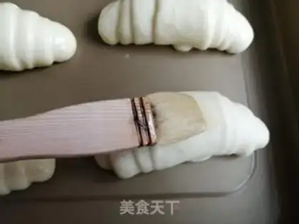 Make Chinese milk rolls step 10