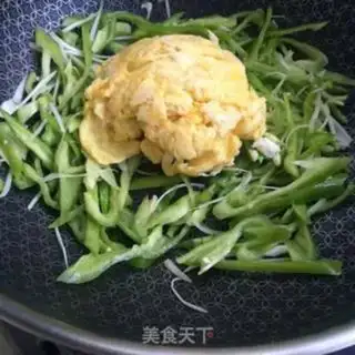 Make How to make fried eggs soft and smooth step 5