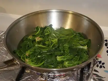 Make A spinach mix fan step 6