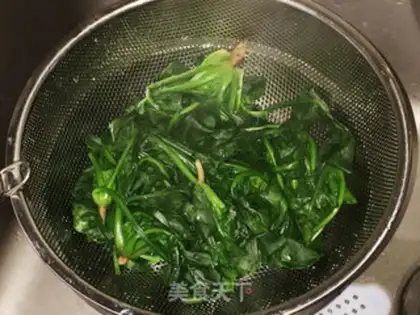 Make A spinach mix fan step 7