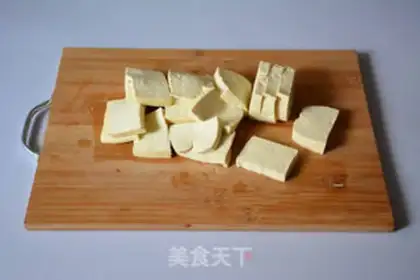 Make Peaches tofu soup step 1