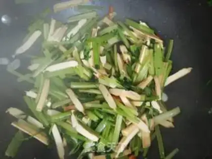 Make Celery fried dry step 6