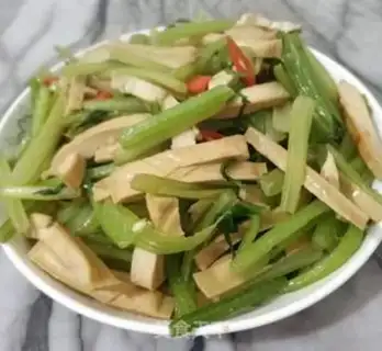 Make Celery fried dry step 7