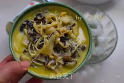 Make Six fungus soup step 1
