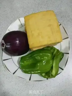 Make Onion fried tofu step 0