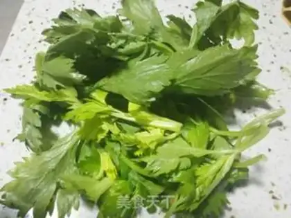 Make Celery leaves and fried eggs step 0