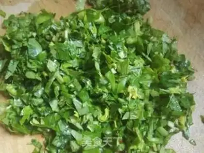 Make Celery leaves and fried eggs step 1