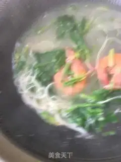 Make Garlic spinach shrimp hot noodles step 12