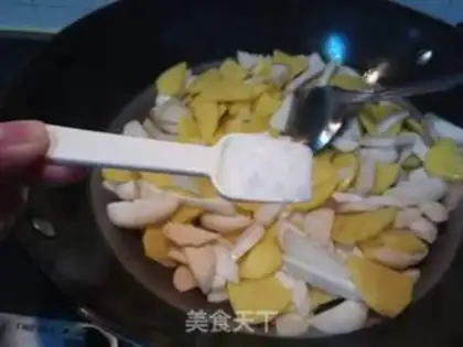 Make Potato omelet, apricot step 5