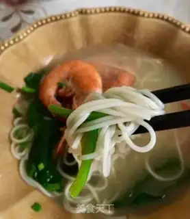 Make Garlic spinach shrimp hot noodles step 16
