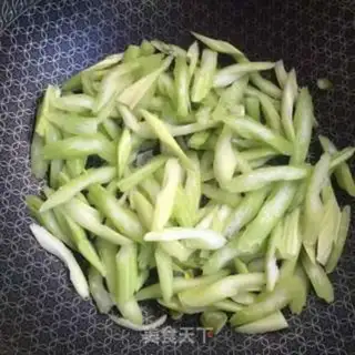Make Clear the celery step 4