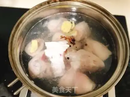 Make Pork-foot soy step 1