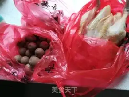 Make Chicken stew with red dates step 2
