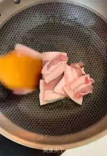 Make Powder pork stew step 2