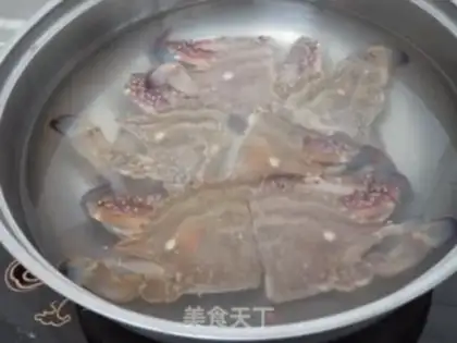 Make Double rice sea crab congee step 4