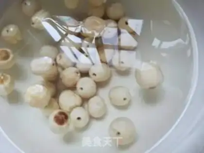 Make Chicken stew with red dates step 4