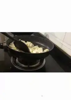 Make The cranberry with the twigs step 3