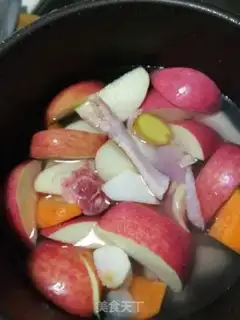 Make Pork apple soup step 2
