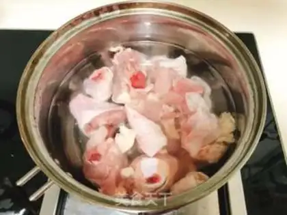 Make Chicken leg soup step 1