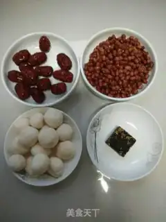 Make Red dates, red beans, soup step 0