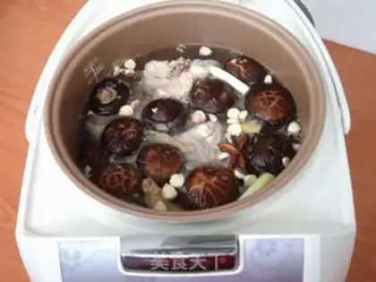 Make Fungus chop soup step 9