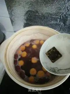 Make Red dates, red beans, soup step 5