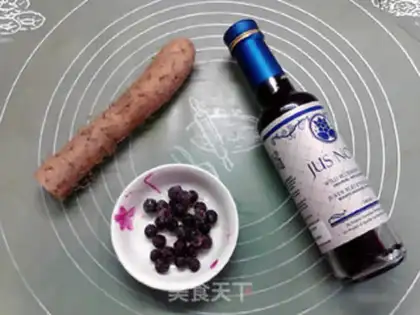 Make Mowder, blueberry juice step 0