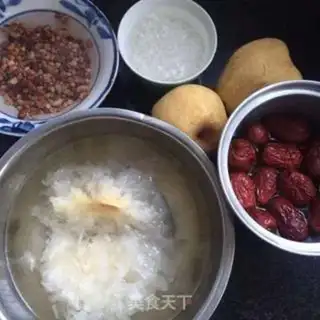 Make Silver-eared fruit porridge step 0