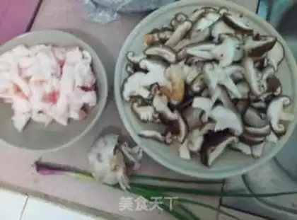 Make Five flowers, fried mushrooms step 0
