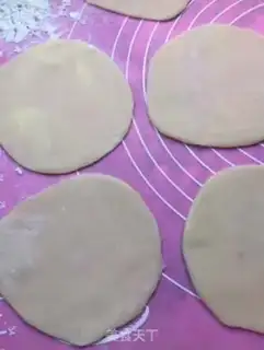 Make Strawberry Snow Maiden step 5
