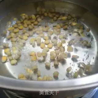 Make Weenie shrimp fried rice step 1