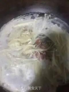Make Golden pins and mushrooms, skinny broth step 2