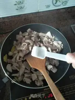 Make Onion fried meat step 1