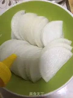 Make Honey with radish dishes step 2