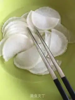 Make Honey with radish dishes step 4