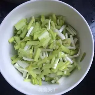 Make Yellow eggs step 1