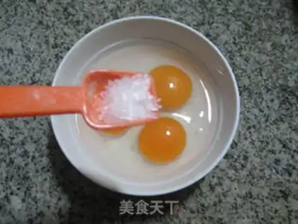 Make Scrambled duck eggs step 3