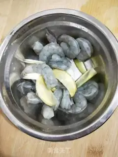 Make Cashew shrimp step 1