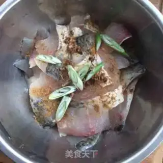 Make A common tomato fish step 2