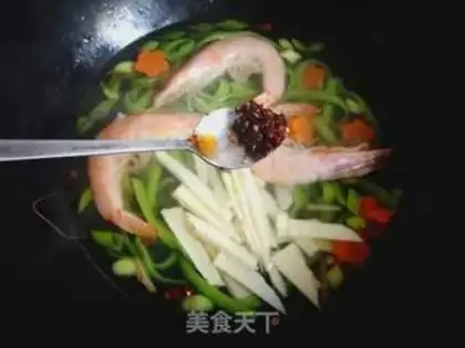 Make Shrimp spinach noodles step 9
