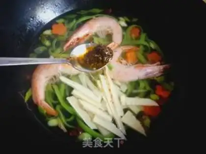 Make Shrimp spinach noodles step 10