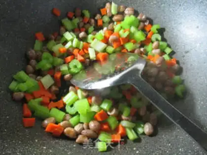 Make Peanut carrots for pelicans step 3