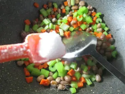 Make Peanut carrots for pelicans step 4