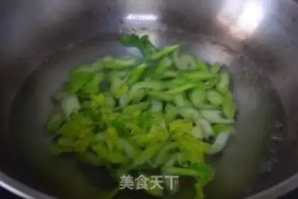 Make The Celery Lily step 4